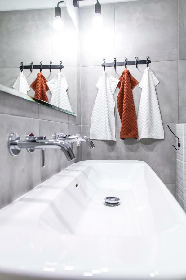 Family Luxury Comfort Old Town Apartament, 1-8, 2 Sypialnie I Salon, Parking W Cenie Gdansk Exterior photo